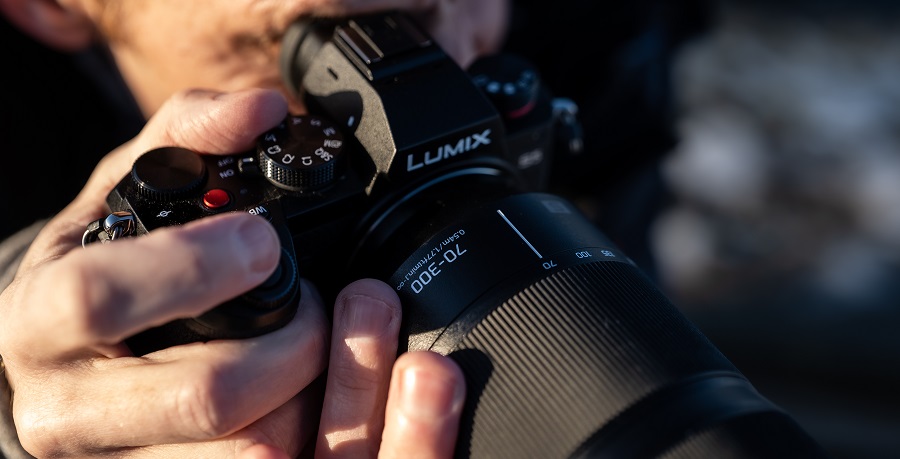  Nuevo teleobjetivo 70-300mm para  montura L de la serie LUMIX S